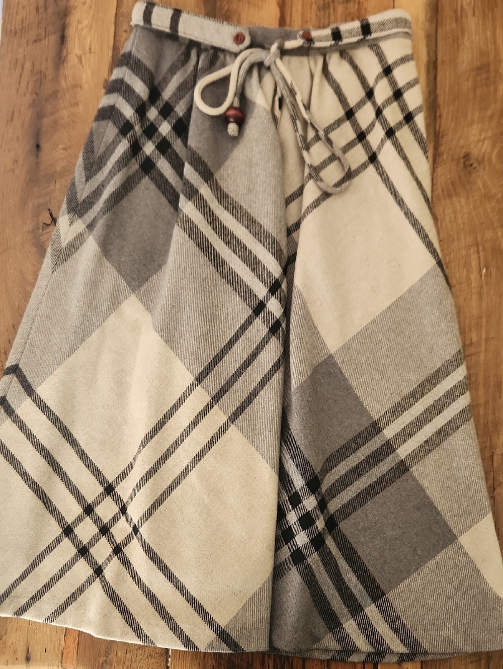 Women's Gray Plaid A-Line Skirt with Waist Tie Vintage!